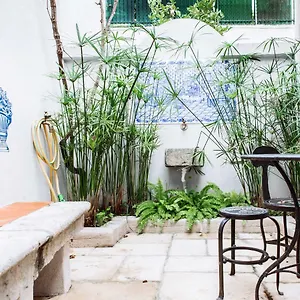 https://villa-marques.hotels-lisbon-portugal.com